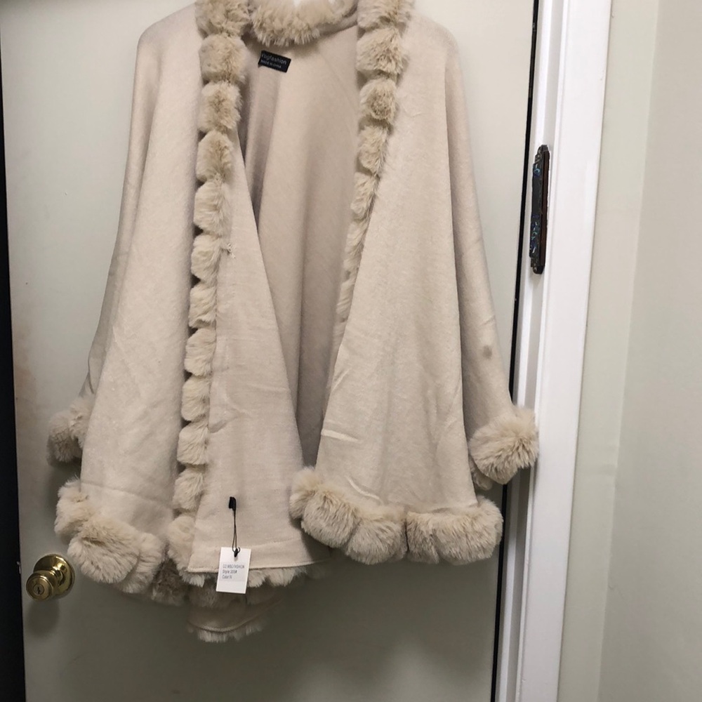 Elegant Cream Sweater with Faux Fur Trim